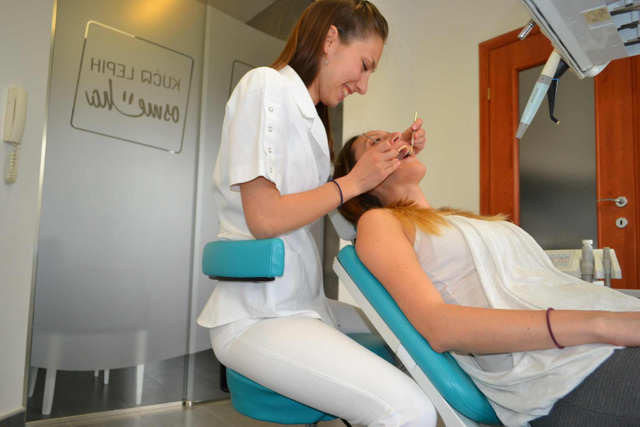 A photo of a waiting room at the dentistry Kuca Lepih Osmeha